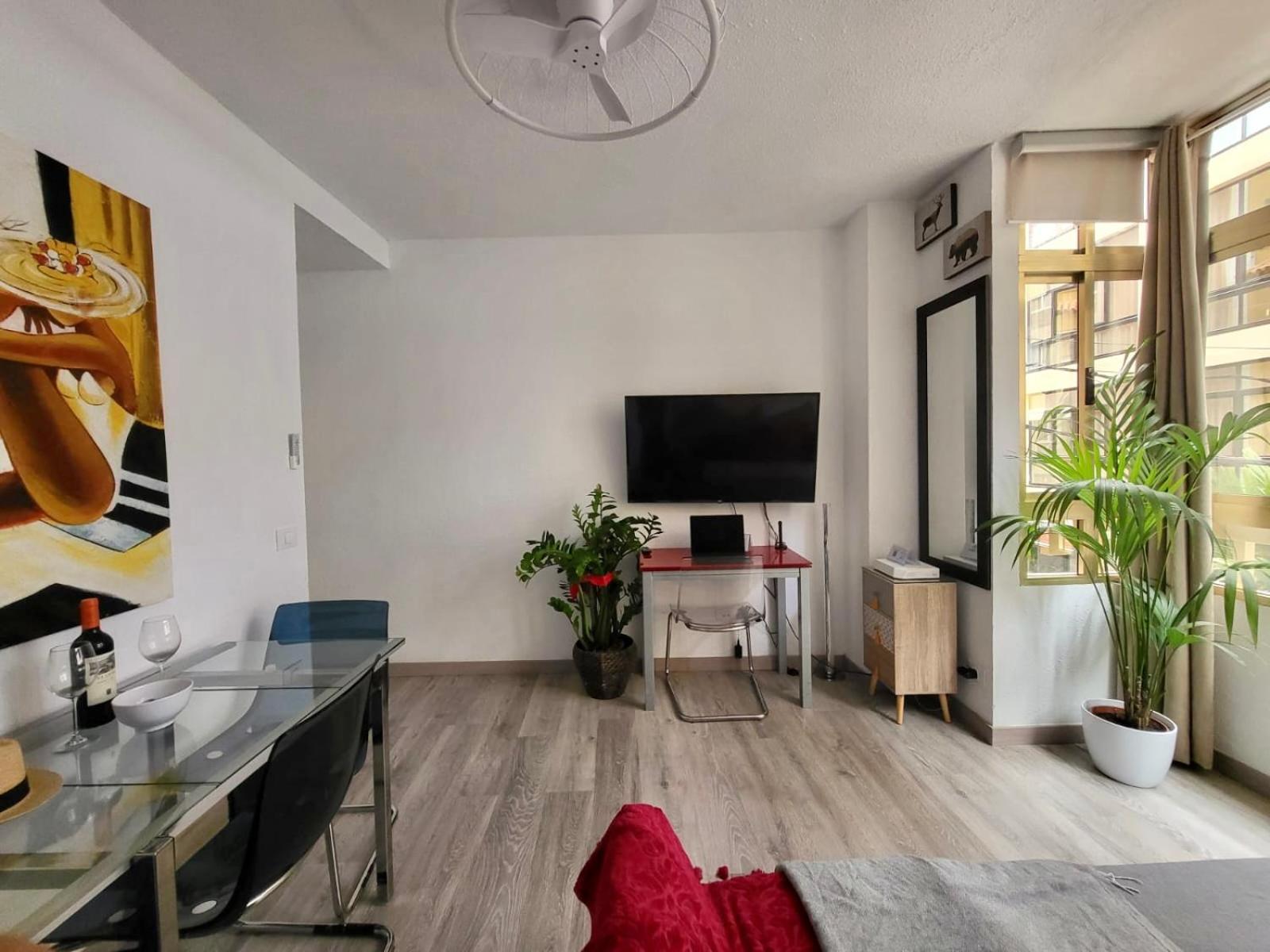 2 Bedrooms Flat 50 Mts Away From Las Canteras Beach Λας Πάλμας ντε Γκραν Κανάρια Εξωτερικό φωτογραφία